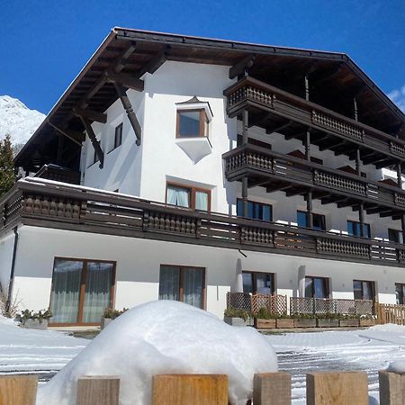 Quality Hosts Arlberg - Afoch Fei - Das Landhaus Sankt Anton am Arlberg Exterior photo