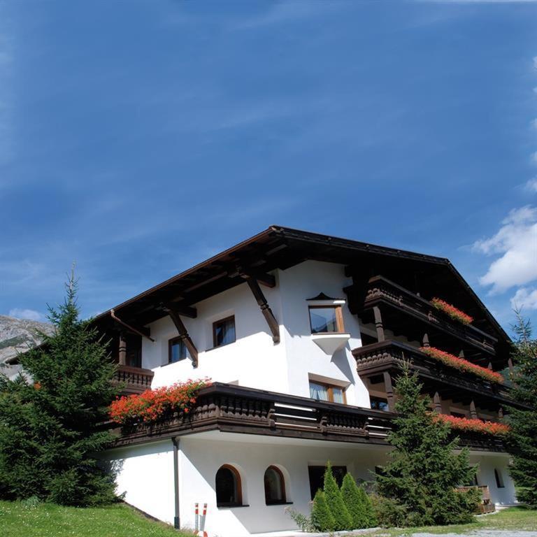 Quality Hosts Arlberg - Afoch Fei - Das Landhaus Sankt Anton am Arlberg Exterior photo
