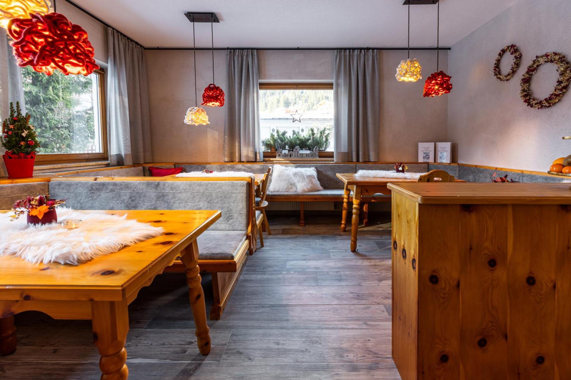 Quality Hosts Arlberg - Afoch Fei - Das Landhaus Sankt Anton am Arlberg Exterior photo